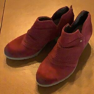 Earth Origins suede booties
